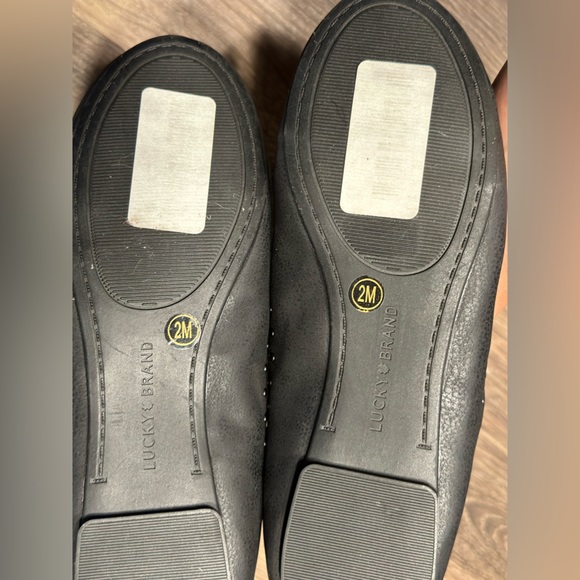 Lucky Brand Girls Studded Mary-Jane's
Flat Shoes Black size 2 Matte  black flats - Picture 6 of 11